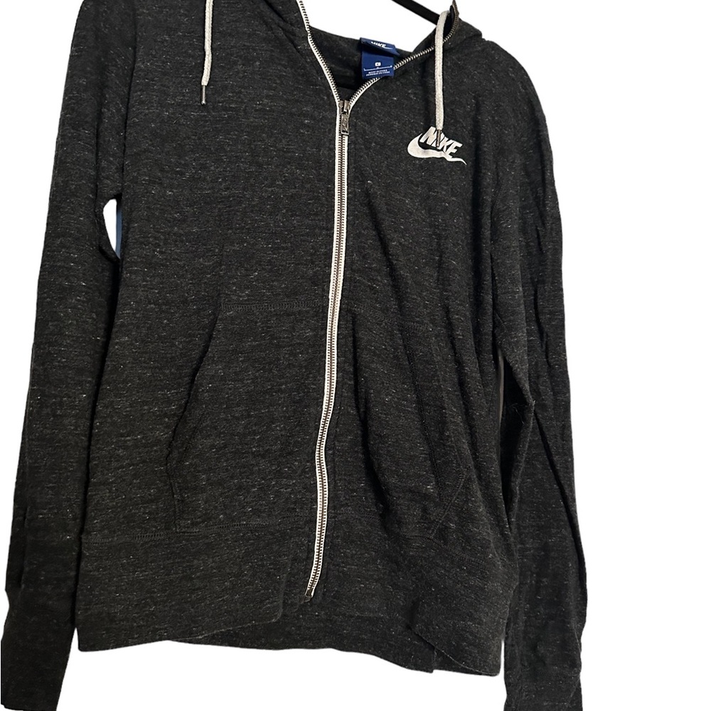 Women’s Nike grey zip up hoodie size large. Excellent condition
